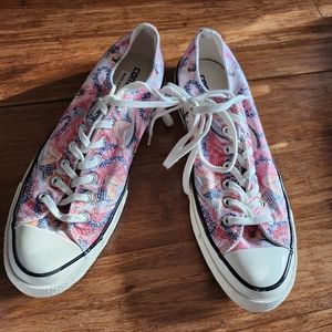 Converse Chuck Taylor's "Hawaii Floral"